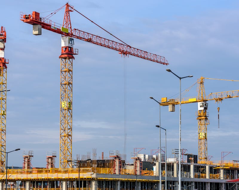 The Complete Guide to Choosing the Right Crane for Your Construction Project